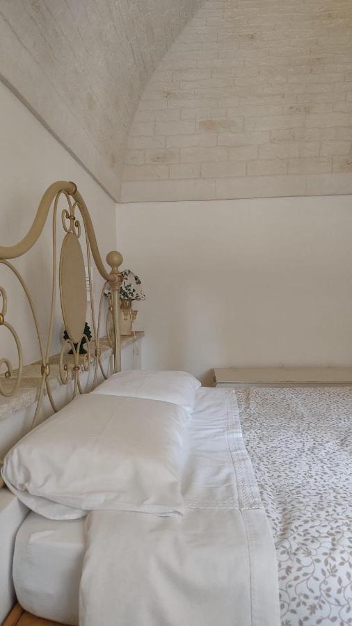 Trulli Di Zia Tata Casa de hóspedes Locorotondo Exterior foto