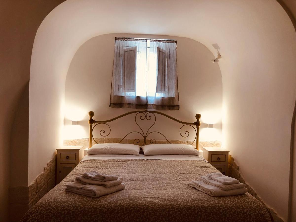 Trulli Di Zia Tata Casa de hóspedes Locorotondo Exterior foto