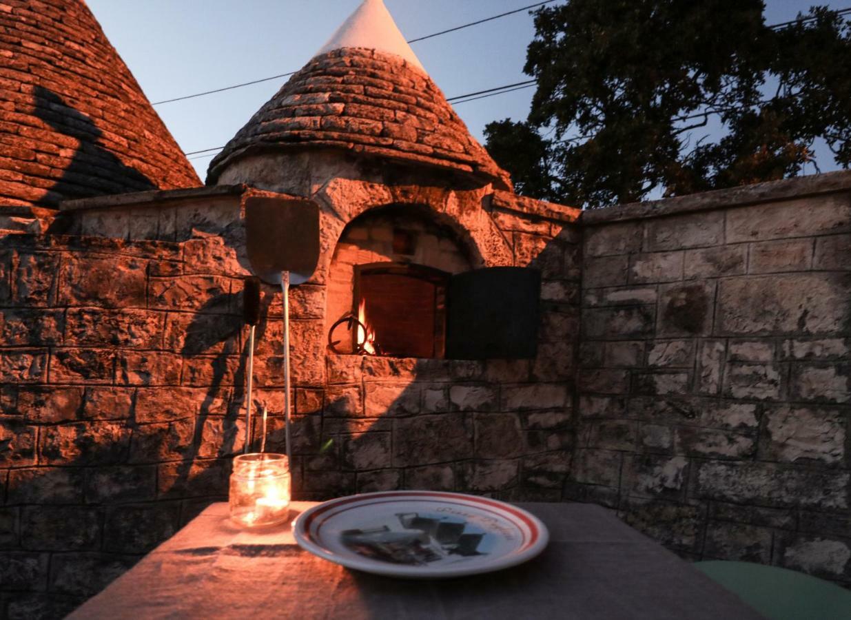 Trulli Di Zia Tata Casa de hóspedes Locorotondo Exterior foto