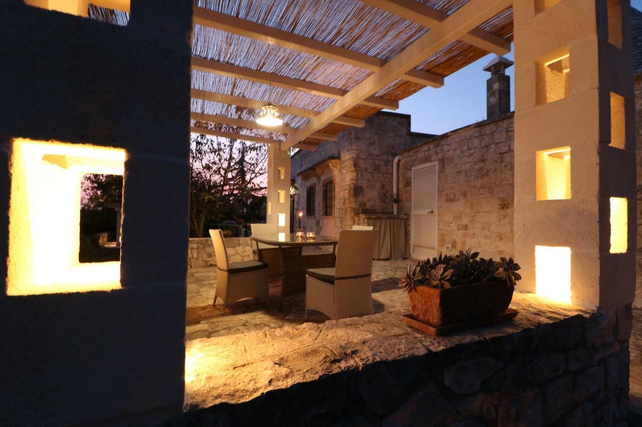 Trulli Di Zia Tata Casa de hóspedes Locorotondo Exterior foto